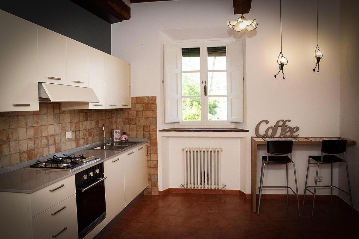 Ferienwohnung La Terrazza Del Vecchio Mulino SantʼAndrea di Compito Exterior foto