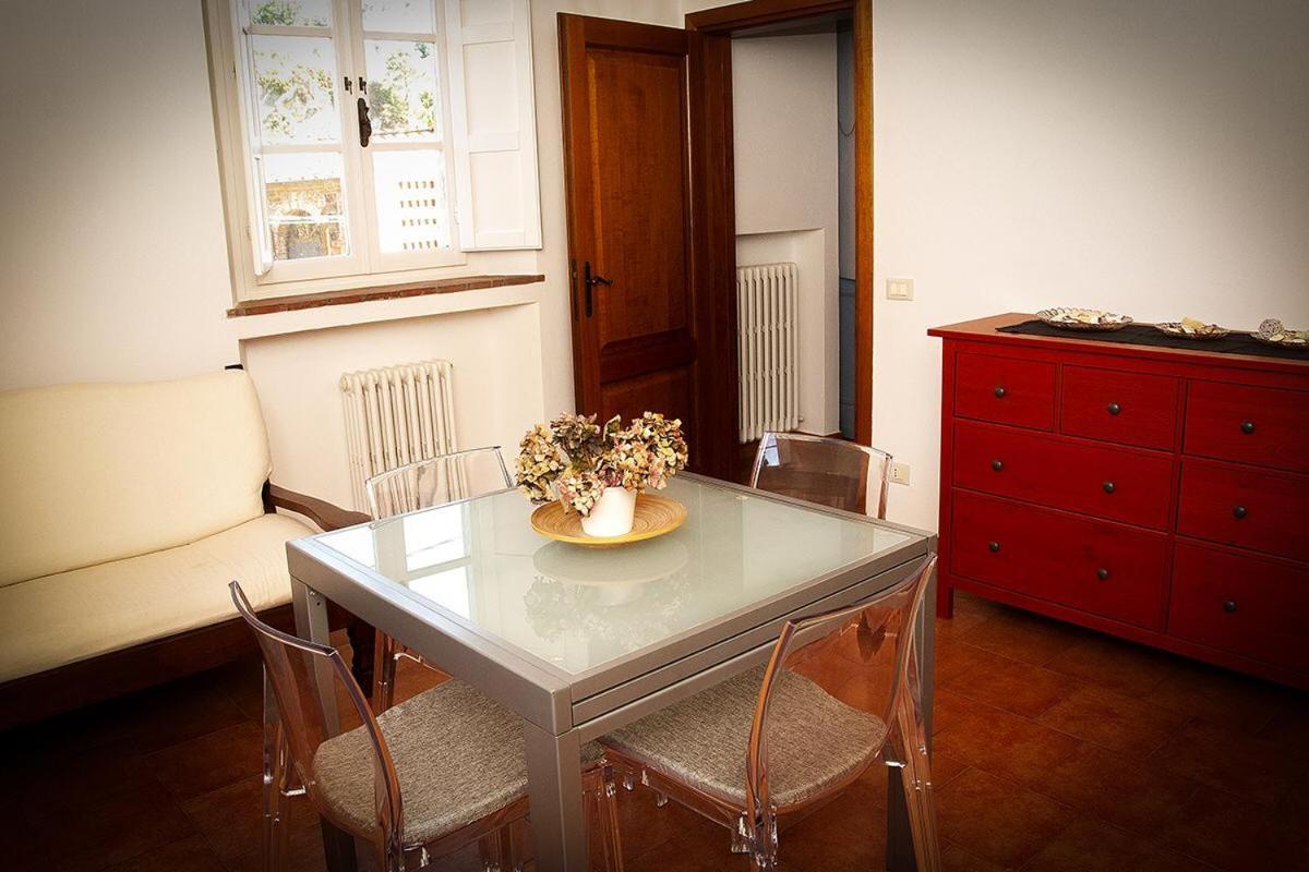 Ferienwohnung La Terrazza Del Vecchio Mulino SantʼAndrea di Compito Exterior foto